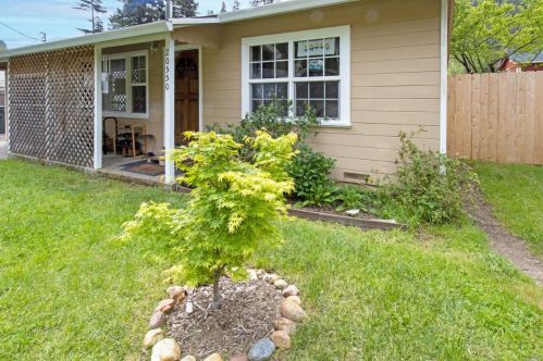 20550 Foothill Dr, Russian River, CA 95462-9728