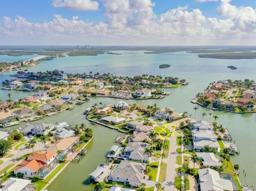 587 Goldcoast Ct, Marco Island, FL 34145-3803
