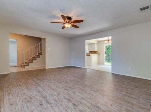 11816 Eubank Dr, Austin TX  78758-3945 exterior