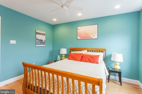 2219 Carpenter St, Philadelphia PA 19146-2517 exterior