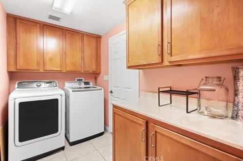 23860 Toscana Dr, Santa Clarita CA  91354-3015 exterior