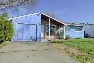 2109 Bowling Green Dr, Sacramento CA  95825-0103 exterior