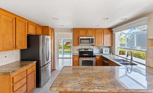17758 Fonticello Way, San Diego CA  92128-1849 exterior