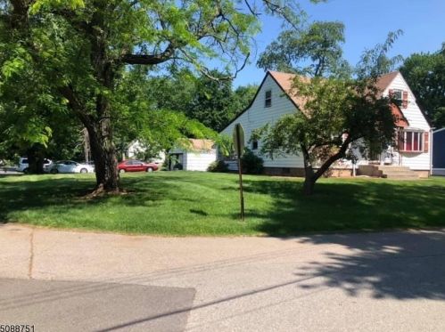 52 Oak St, Lincoln Park NJ  07035-2434 exterior