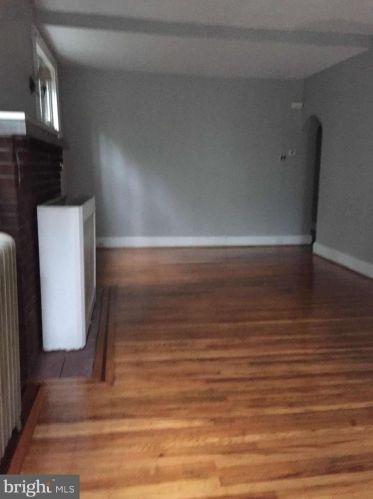 412 Maple Ave, Camden NJ  08106-2055 exterior