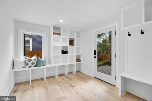 4624 Asbury Pl, Washington DC  20016-4325 exterior