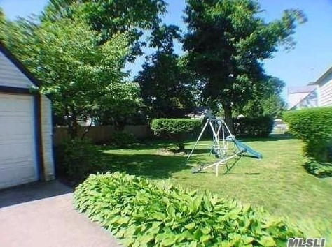 23 Roosevelt Ave, Roosevelt, NY 11575-1116