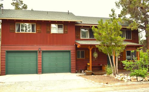 848 Panamint Mountain Dr, Big Bear City, CA 92314-8954