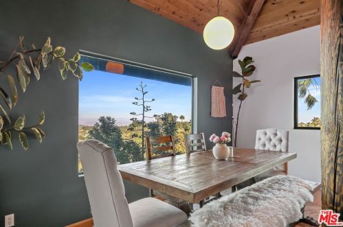 21629 Saddle Peak Rd, Topanga CA  90290-3415 exterior
