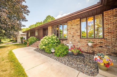 202 Northview St, Ellsworth, WI 54011-9021