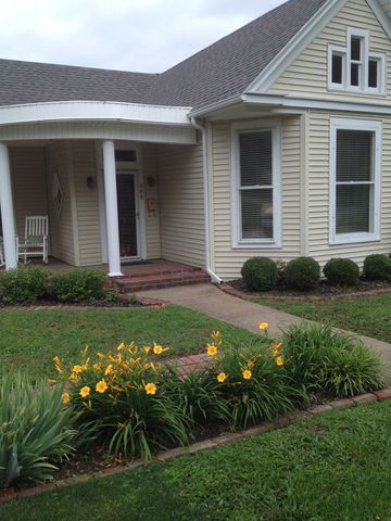 305 Elm St, Henderson, KY 42420-2929