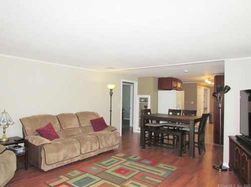 132 Turnbull Rd, New Hartford CT  06057-4136 exterior