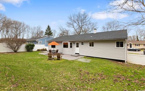 40 West Dr, San Remo NY  11754-3815 exterior