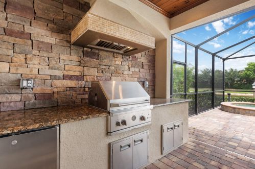 2878 Aviamar Cir, Naples FL  34114 exterior