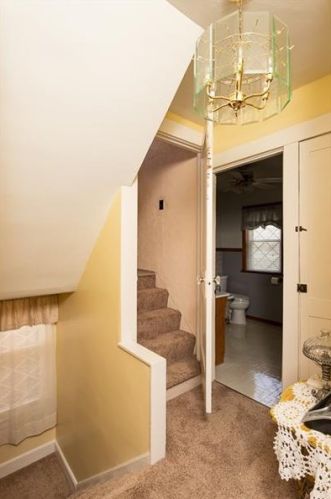 1127 Berkshire Ave, Pittsburgh PA  15226-2220 exterior