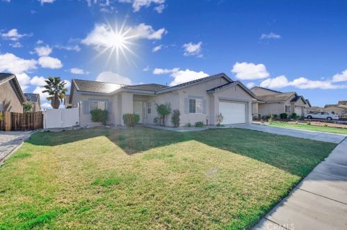 14641 Hondo Dr, Victorville, CA 92394-7095