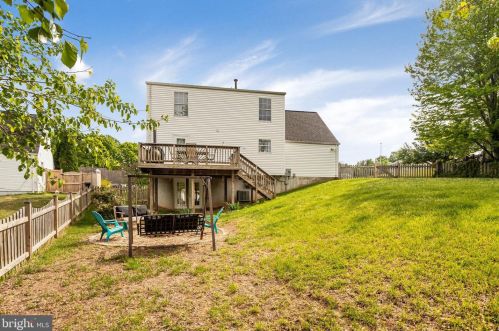 5624 Reardon Ln, Woodbridge VA  22193-3756 exterior