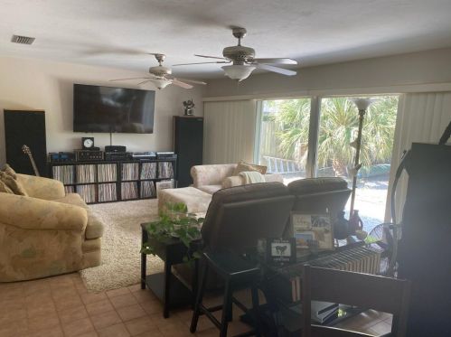 218 Bermuda Rd, Marco Island, FL 34145-3969