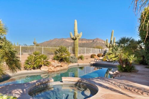 9360 Nora St, Mesa, AZ 85207-2552