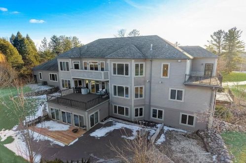 2430 Dean Ct, Milwaukee, WI 53217-2027
