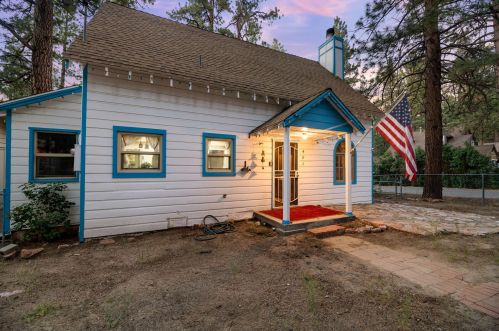 401 Sherwood Blvd, Big Bear City CA  92314-9659 exterior