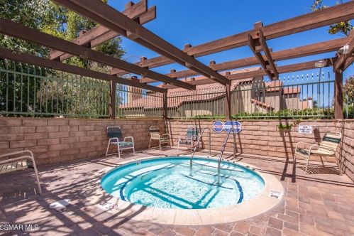 2228 Oak Haven Ave, Simi Valley CA  93063-5020 exterior