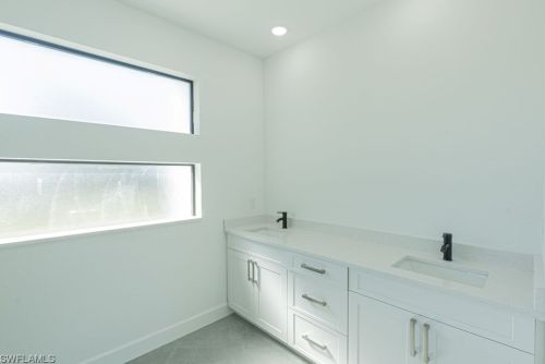4125 19th Pl, Cape Coral FL  33904-8037 exterior