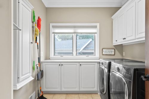 2713 Burries Rd, Chenequa WI  53029-9352 exterior