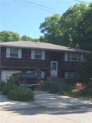 57 Crestwood Dr, Smith Point, NY 11967-1316