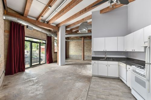 306 Lincoln Ave, Milwaukee, WI 53207-1564