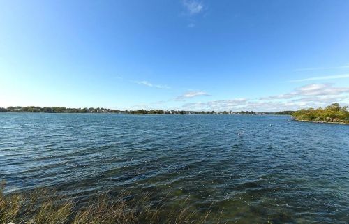 1 Kathy St, South Kingstown RI  02882-5040 exterior