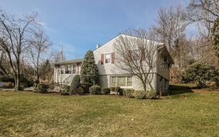 345 Healy Ave, Scarsdale, NY 10583-1071