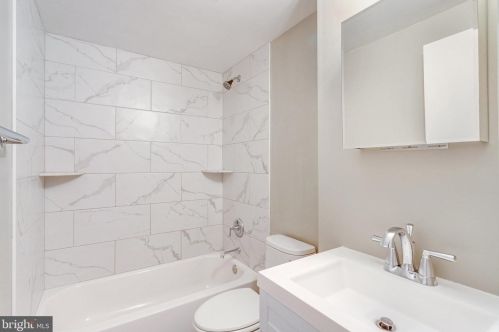5483 Rector Dr, Woodbridge VA  22193-3703 exterior