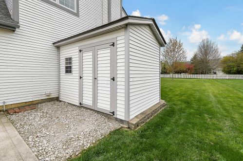 2815 Wynridge Dr, Darbydale OH  43123-8709 exterior