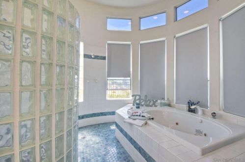 37550 Avenida Bravura, Temecula CA  92592-9054 exterior