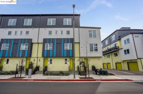 981 41st St, Oakland CA  94608-3708 exterior