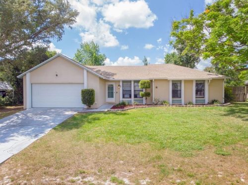 2381 Weatherford Dr, Deltona, FL 32738-7815