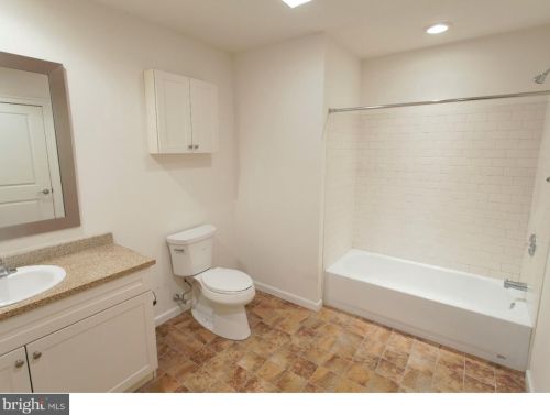 2130 Arch St, Philadelphia PA 19103-1308 exterior