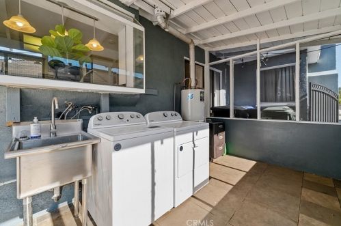3160 Sierra Way, San Bernardino CA  92405-2543 exterior