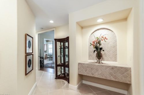725 Regency Reserve Cir, Naples, FL 34119-2355