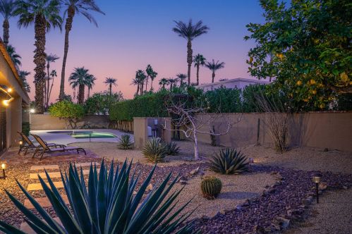 70425 Mottle Cir, Rancho Mirage CA  92270-2419 exterior