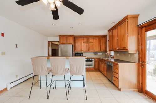 16 10th St, Kingston NH  03848-3717 exterior