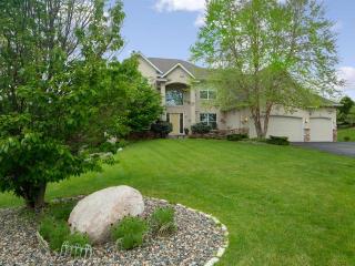 3963 Arlene Ct, Saint Paul, MN 55123-5101