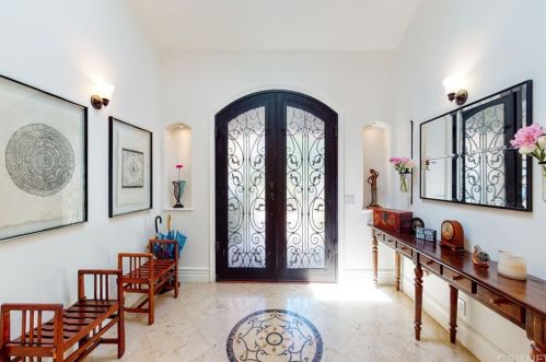 22926 Wrencrest Dr, Calabasas CA  91302-1866 exterior