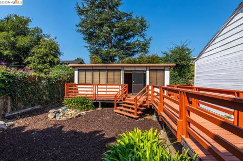 3963 Coolidge Ave, Oakland CA  94602-3428 exterior