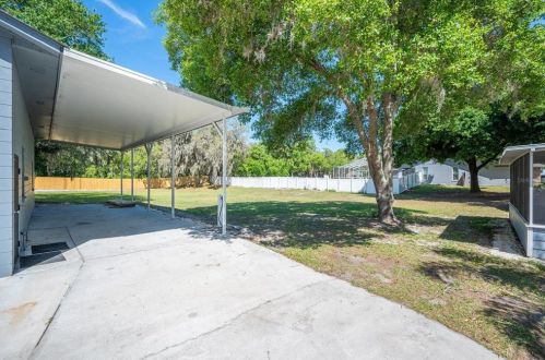 8544 Pinecone Dr, Lakeland FL  33809-1674 exterior