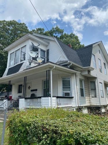 74 Edson Ave, Waterbury, CT 06705-1913