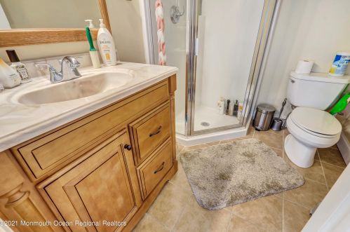 74 Venice Dr, Bricktown NJ  08723-6977 exterior