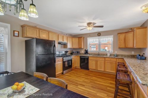 271 Kearney Ave, Pelican Island NJ  08751-1822 exterior