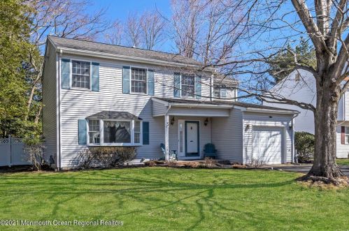 11 Applebey St, Tinton Falls, NJ 07724-1707